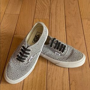 Vans black and white design shoes